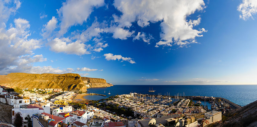 Spain, Grand Canaria - Puerto de Mogan Bay