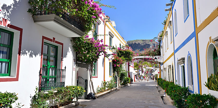 Spain, Grand Canaria - White Houses Puerto de Mogan