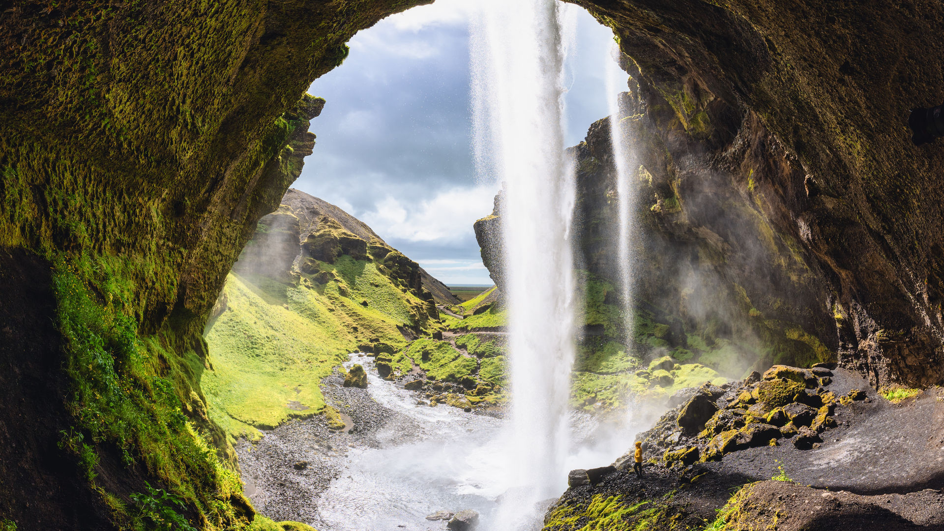 Cascata Kvernufoss, um tesouro escondido da Islândia