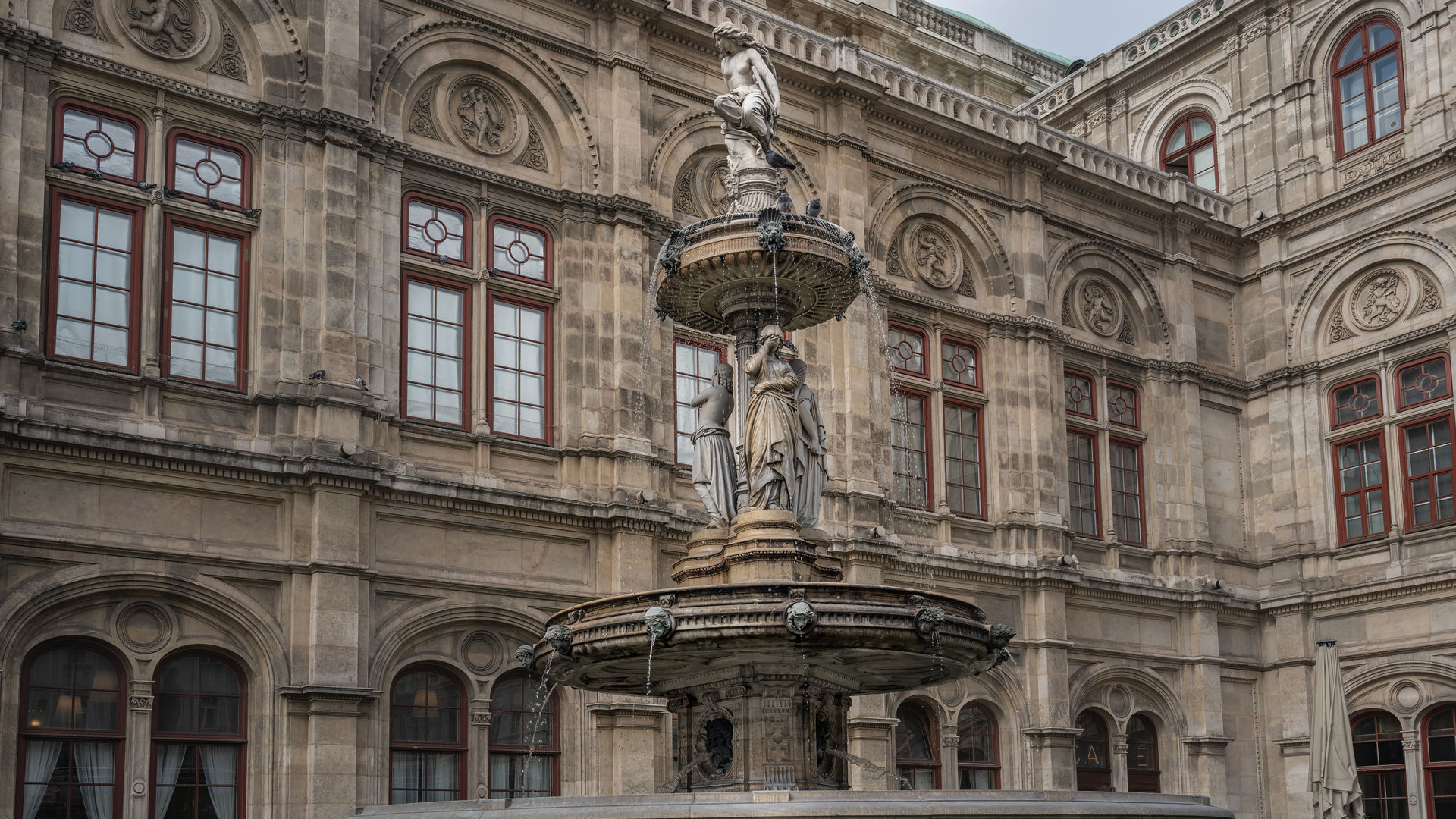 Opera Fountain (Opernbrunnen) at the Vienna State Opera (Wiener Staatsoper) - Vienna, Austria