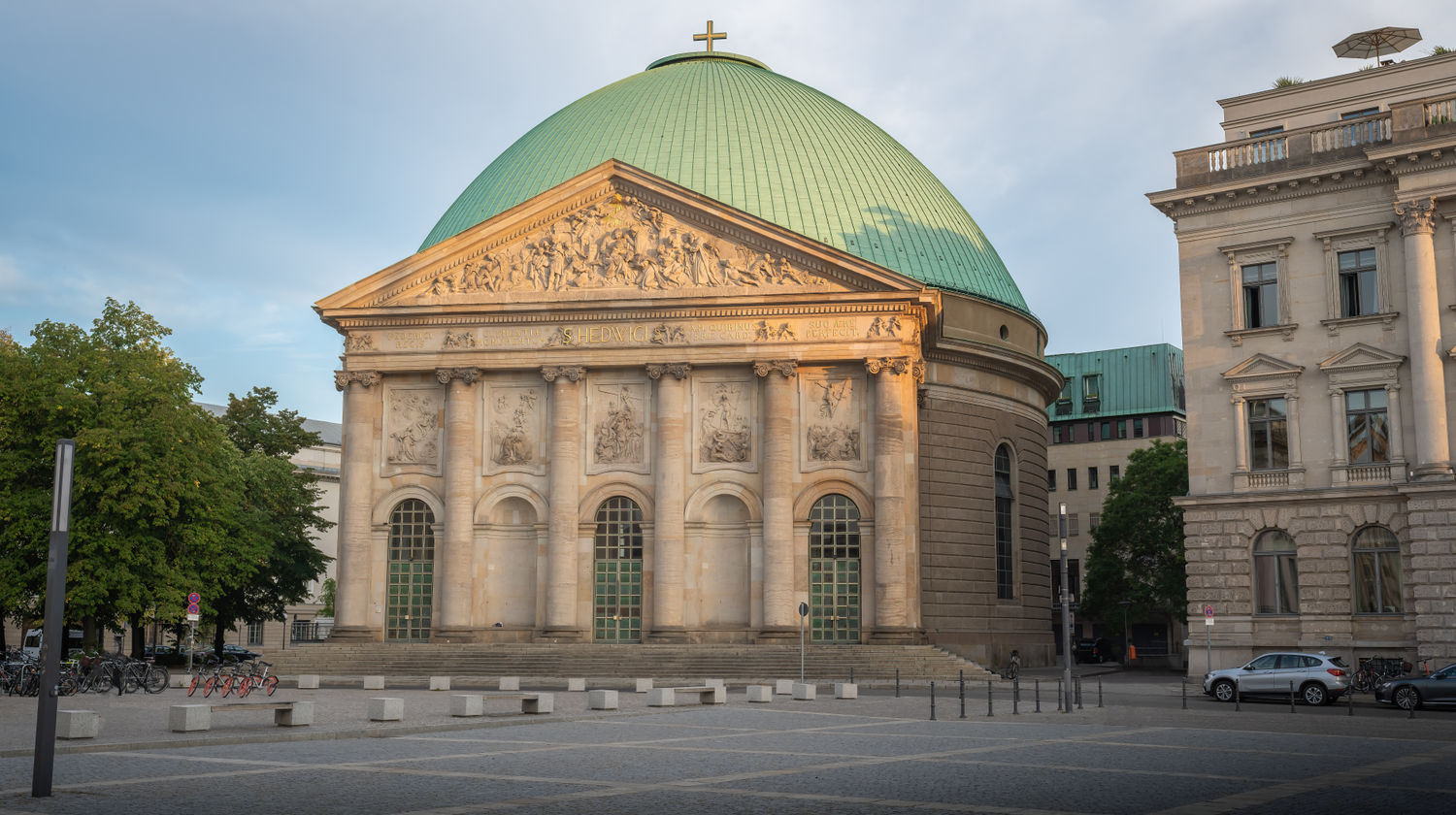 Sightseeing Tours: Berlin Private Walking Tour (Included)