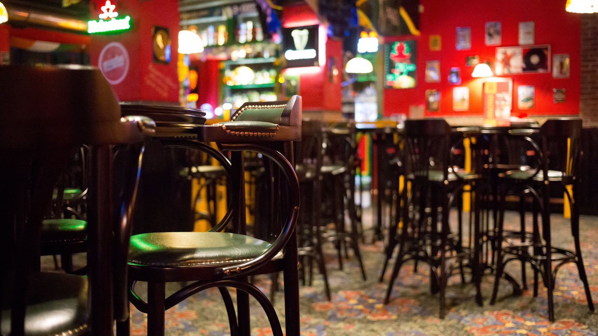 Indoor Pub, Ireland