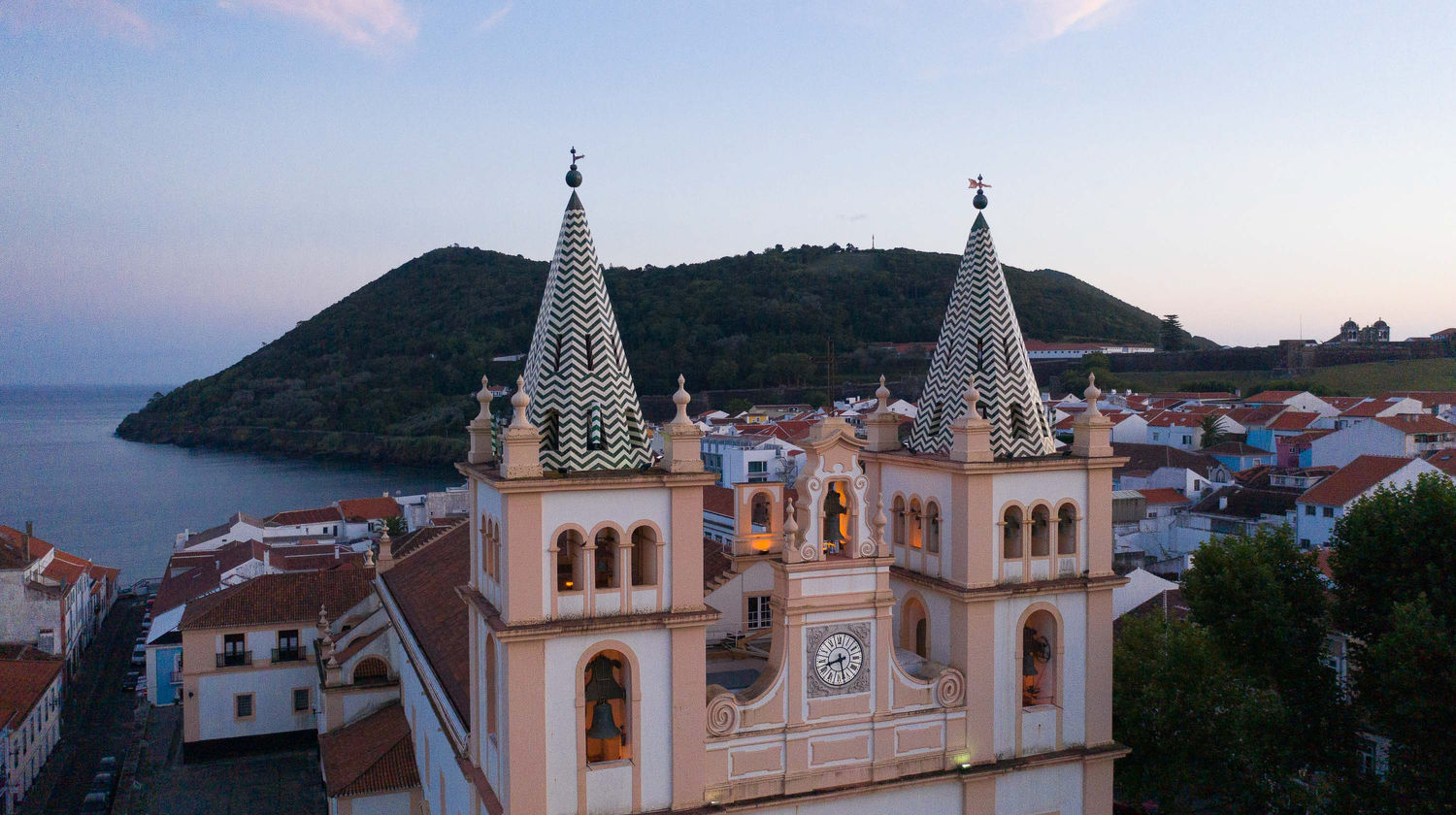 <b>Flight to Terceira Island</b>  