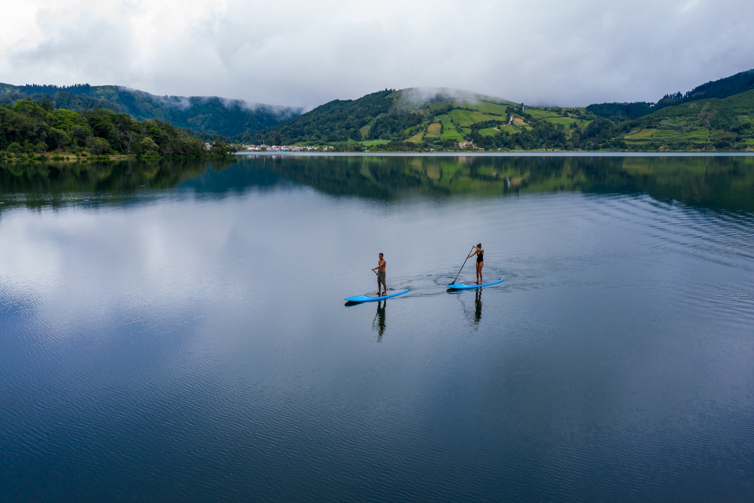 Stand Up Paddle na Lagoa das Sete Cidades, São Miguel, Açores, Portugal