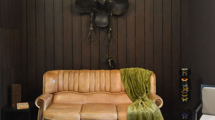 Rustic lounge at Octant Furnas