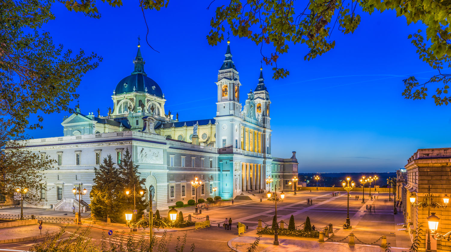 Royal Palace Tour + Madrid Highlights Tour <b>(Included)</b>