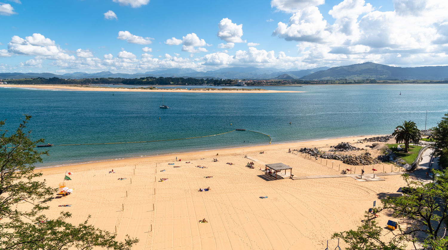 Los Peligros Beach, Santander