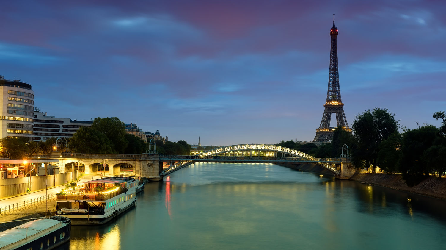 <b>Arrival in Paris, France!</b>