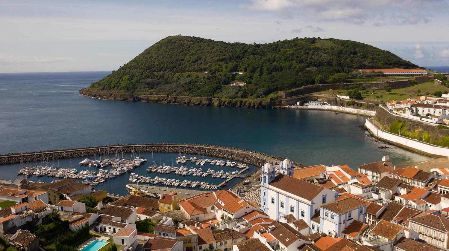 <b>Flight to Terceira Island (approx. 35 min)</b>