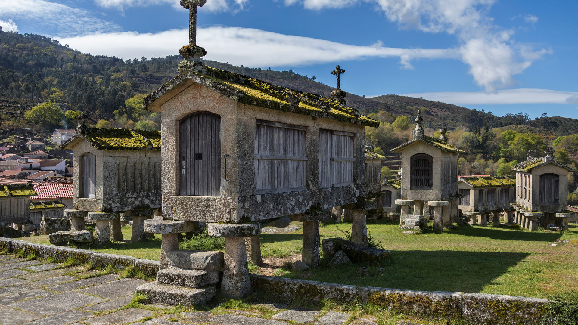  Lindoso Granaries