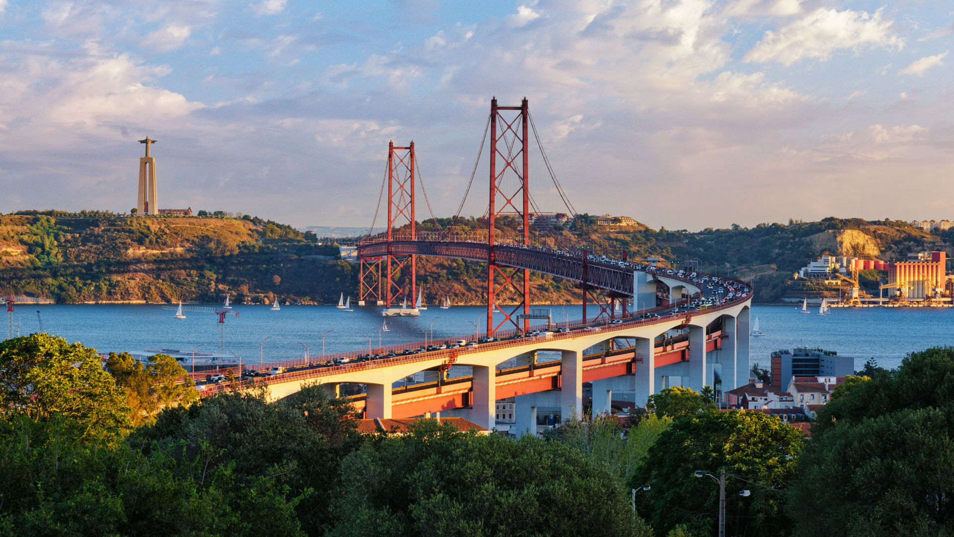 25 de Abril Bridge & Cristo Rei Statue, Lisbon