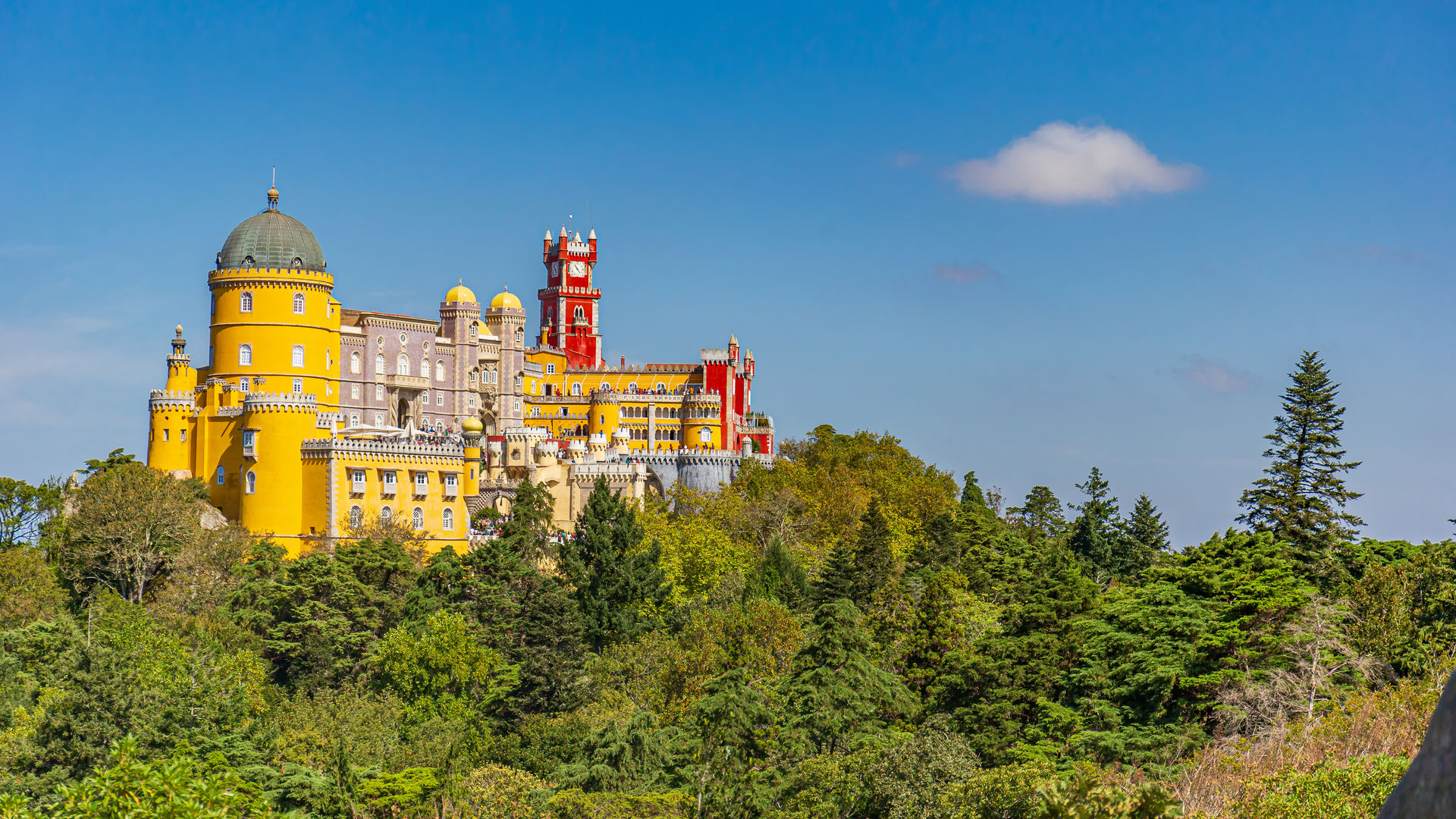 Sintra (day trip included in this package)