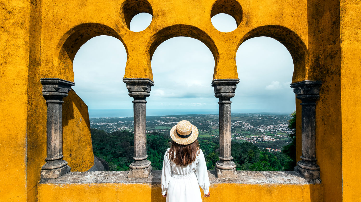 <b>Sintra Full-Day Tour (Included)</b>