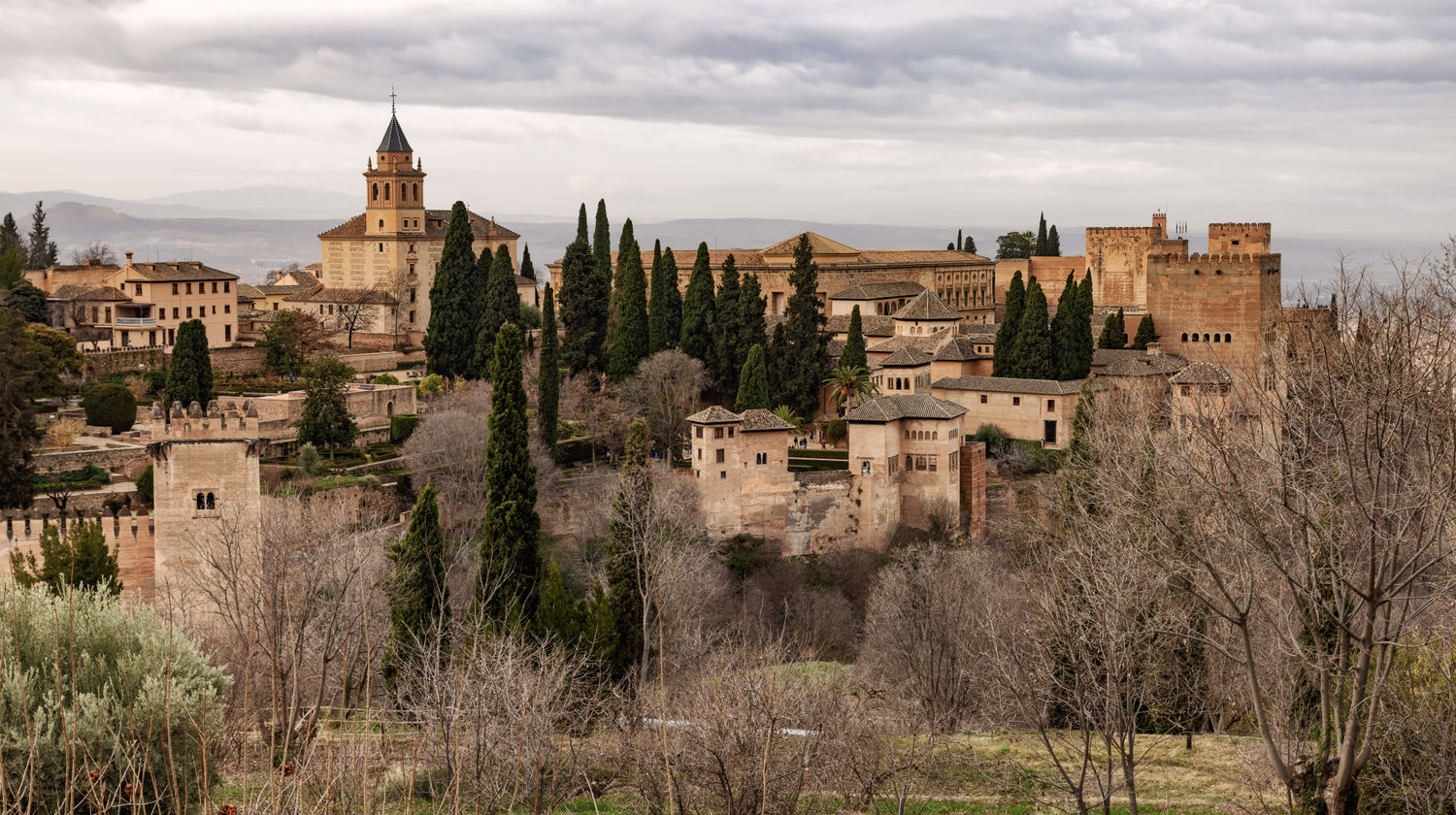 Friday: <b>Alhambra Complex, Generalife Gardens & Dinner in Madrid (Included)</b>