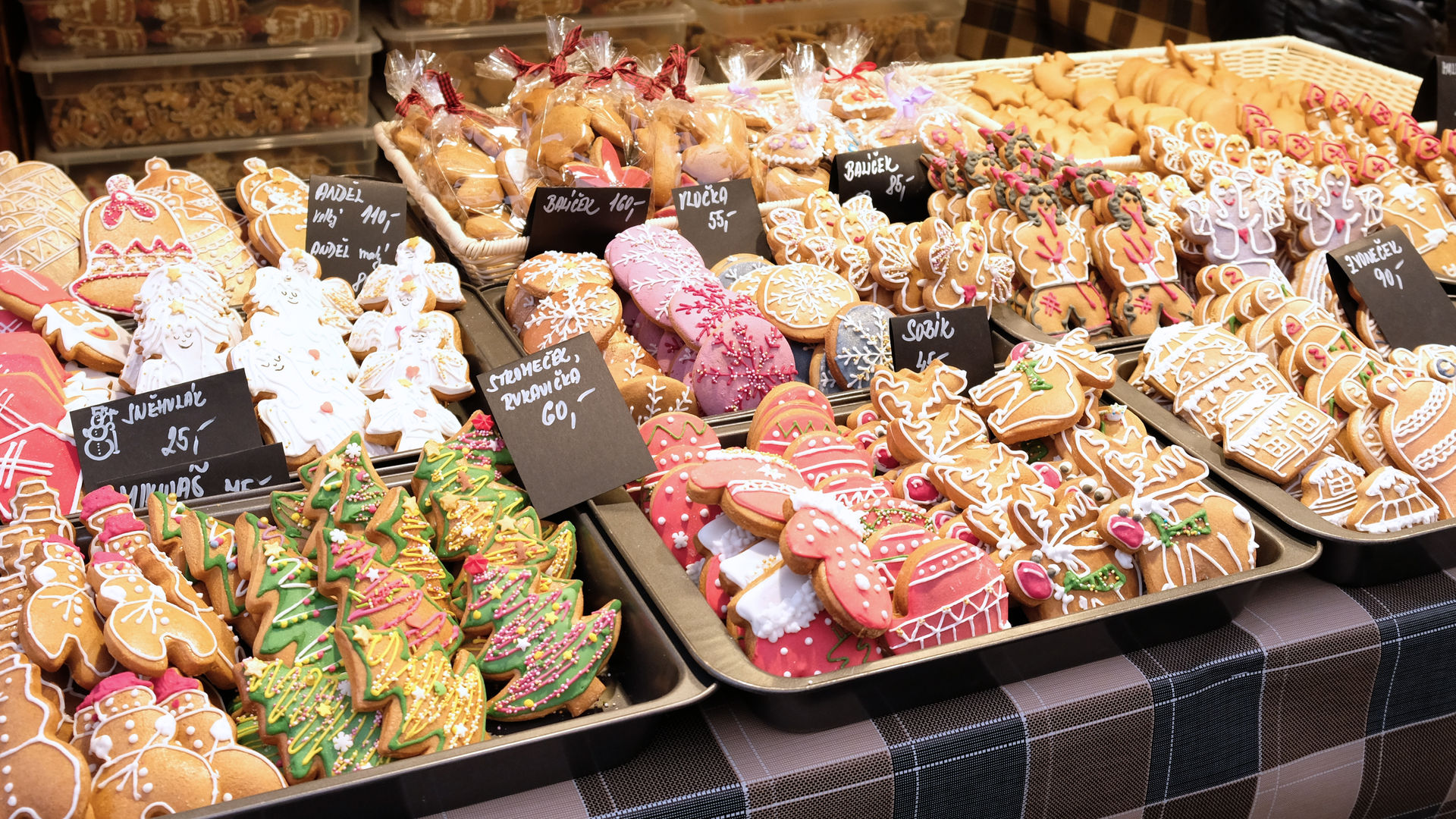 Traditional Christmas gingerbread, market in Prague, Czech Republic
