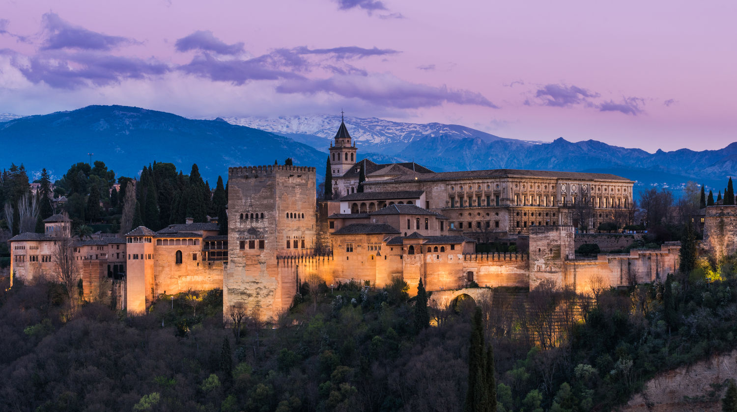 Thursday: <b>Flamenco Dinner in Granada (Included)</b>