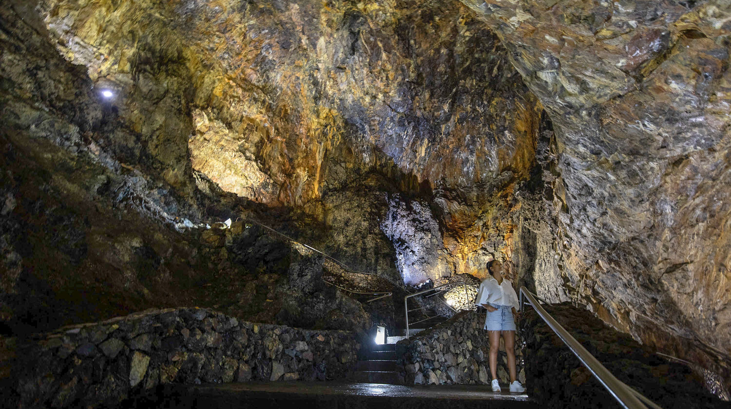 Algar do Carvão, Terceira Island