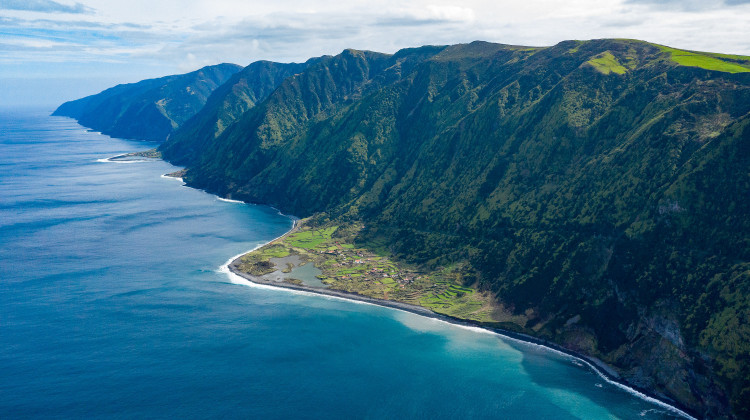 ON SALE: The Triangle Islands 10-Day Island Hopping ON SALE: The Triangle Islands 10-Day Island Hopping