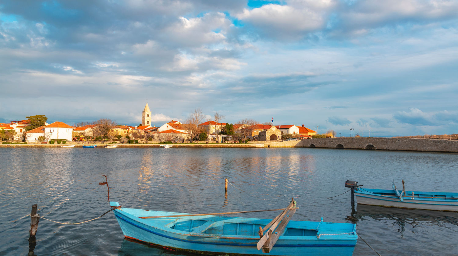 Nin & Wine – Salt, History & Countryside Tastings