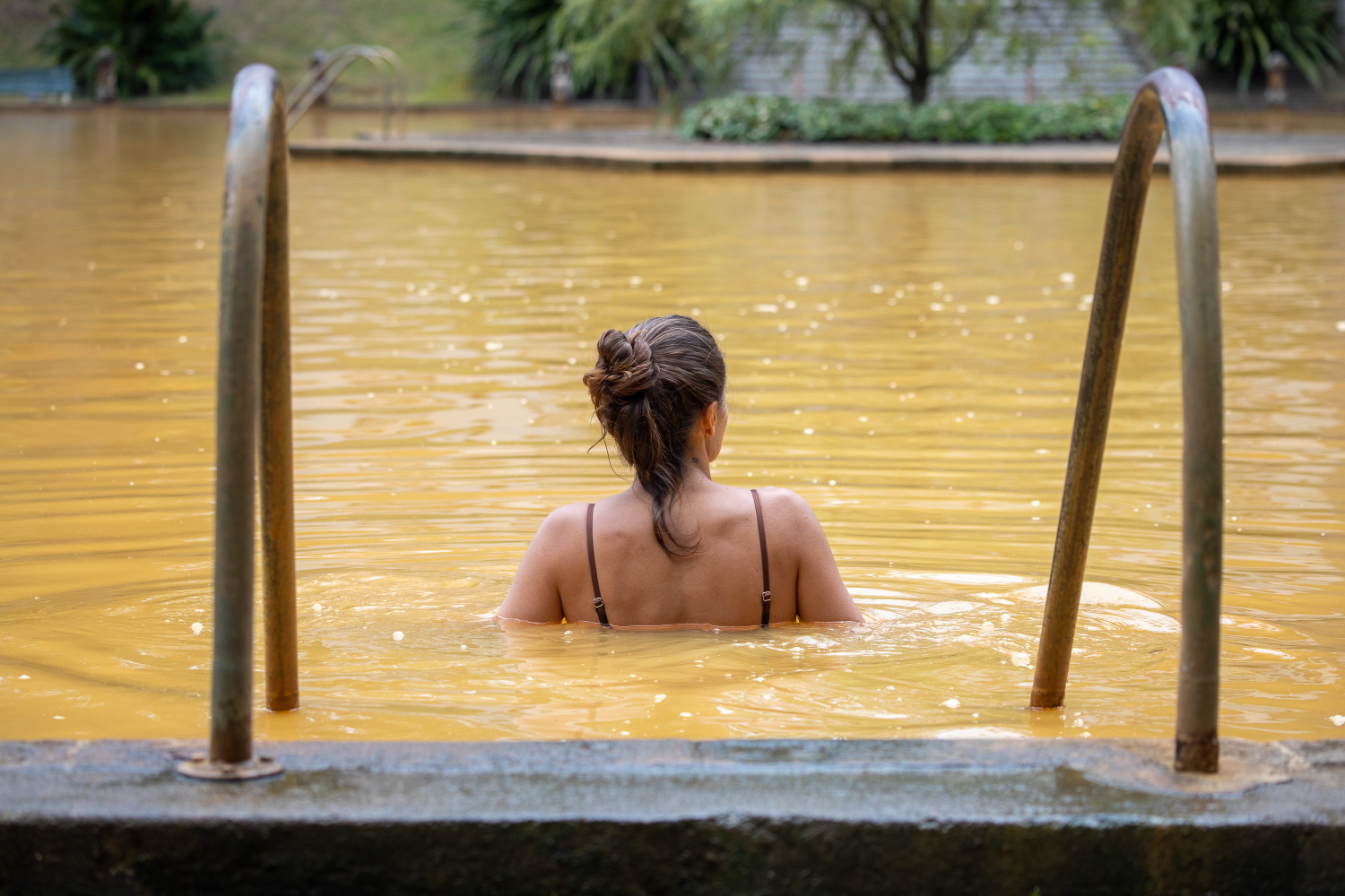 Piscina termal do Parque Terra Nostra, São Miguel,  Açores, Portugal