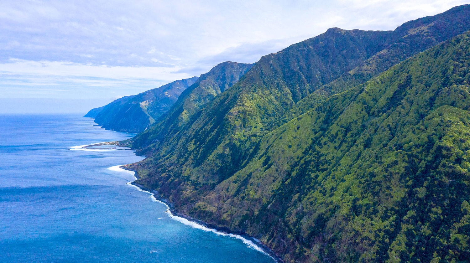 <strong>São Jorge Full-Day Tour (Included)</strong>