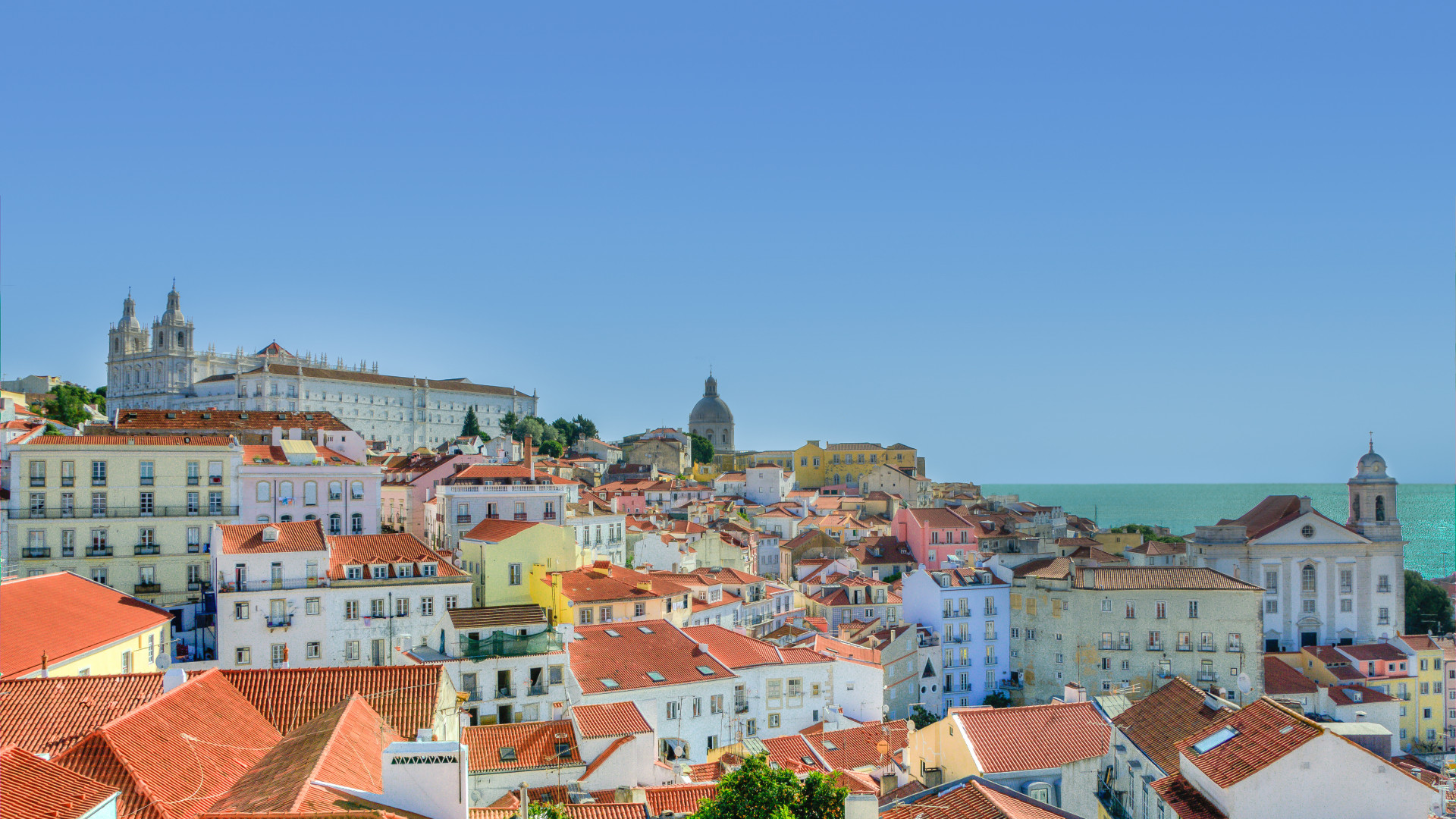 Portas do Sol Viewpoint, Lisbon