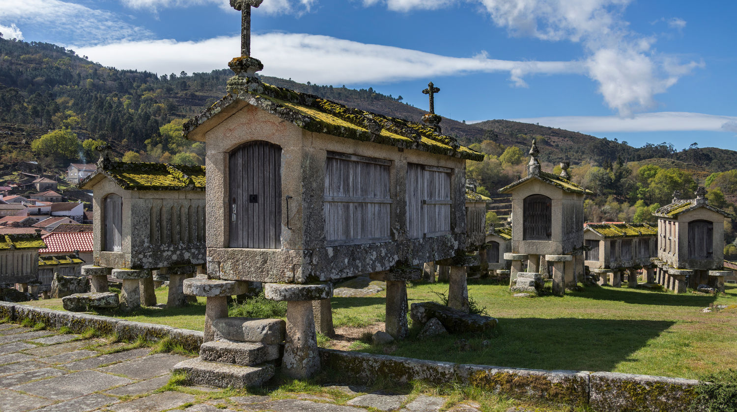  Lindoso Granaries