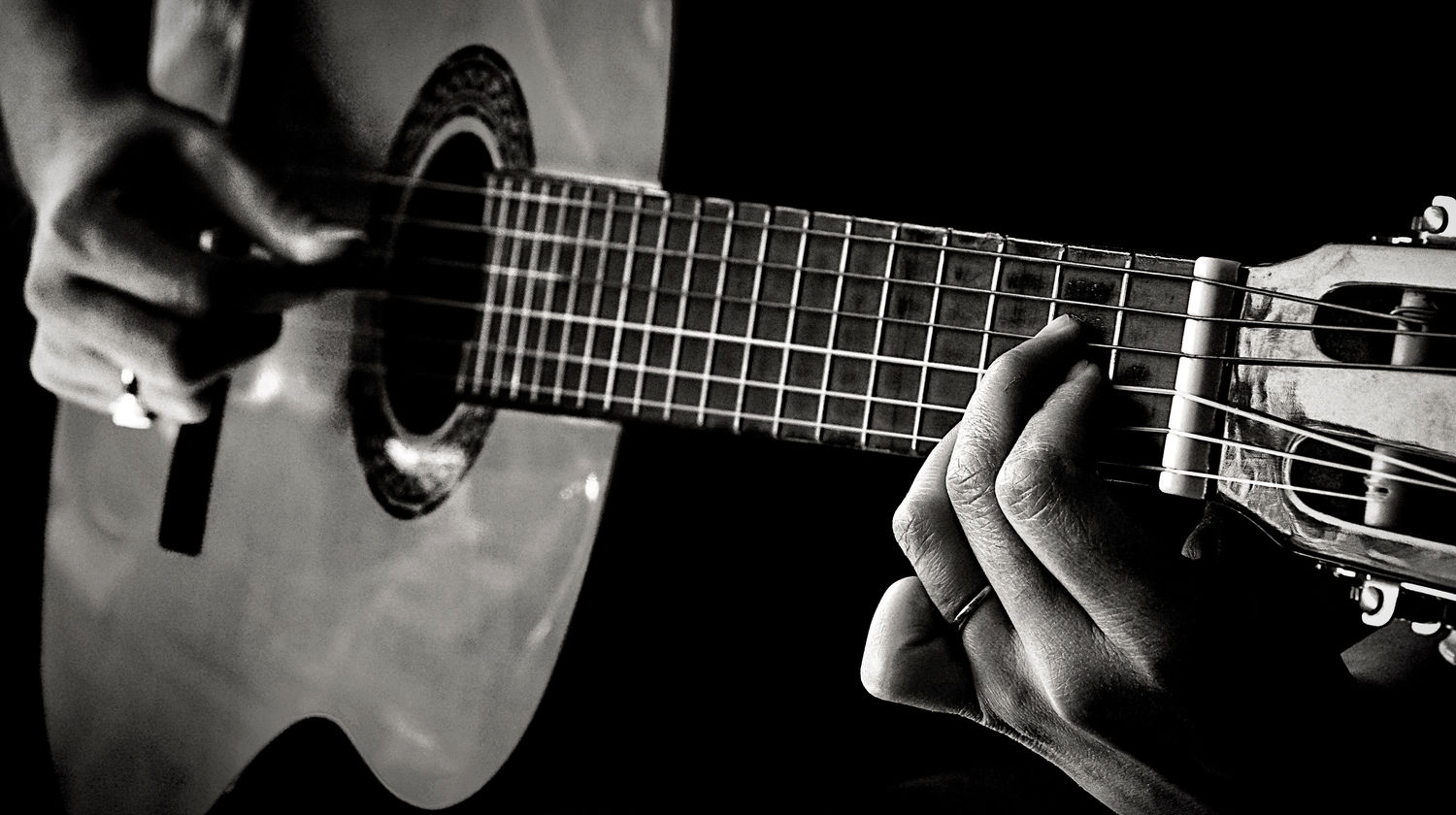 <b>Monday: Porto by Night - Fado Show with Dinner (Included)</b>