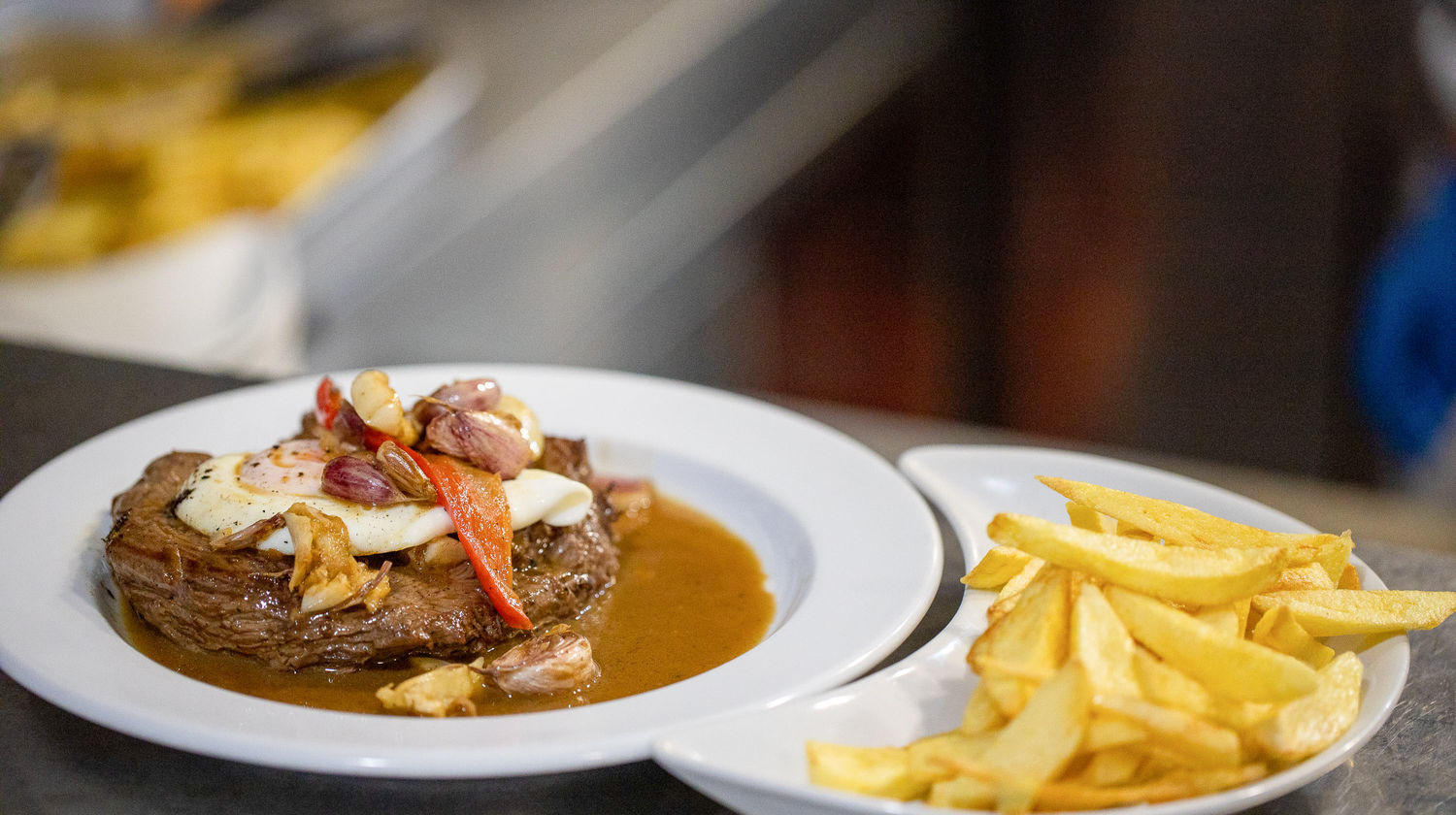 Bife à Regional (traditional steak), Ponta Delgada, São Miguel Island