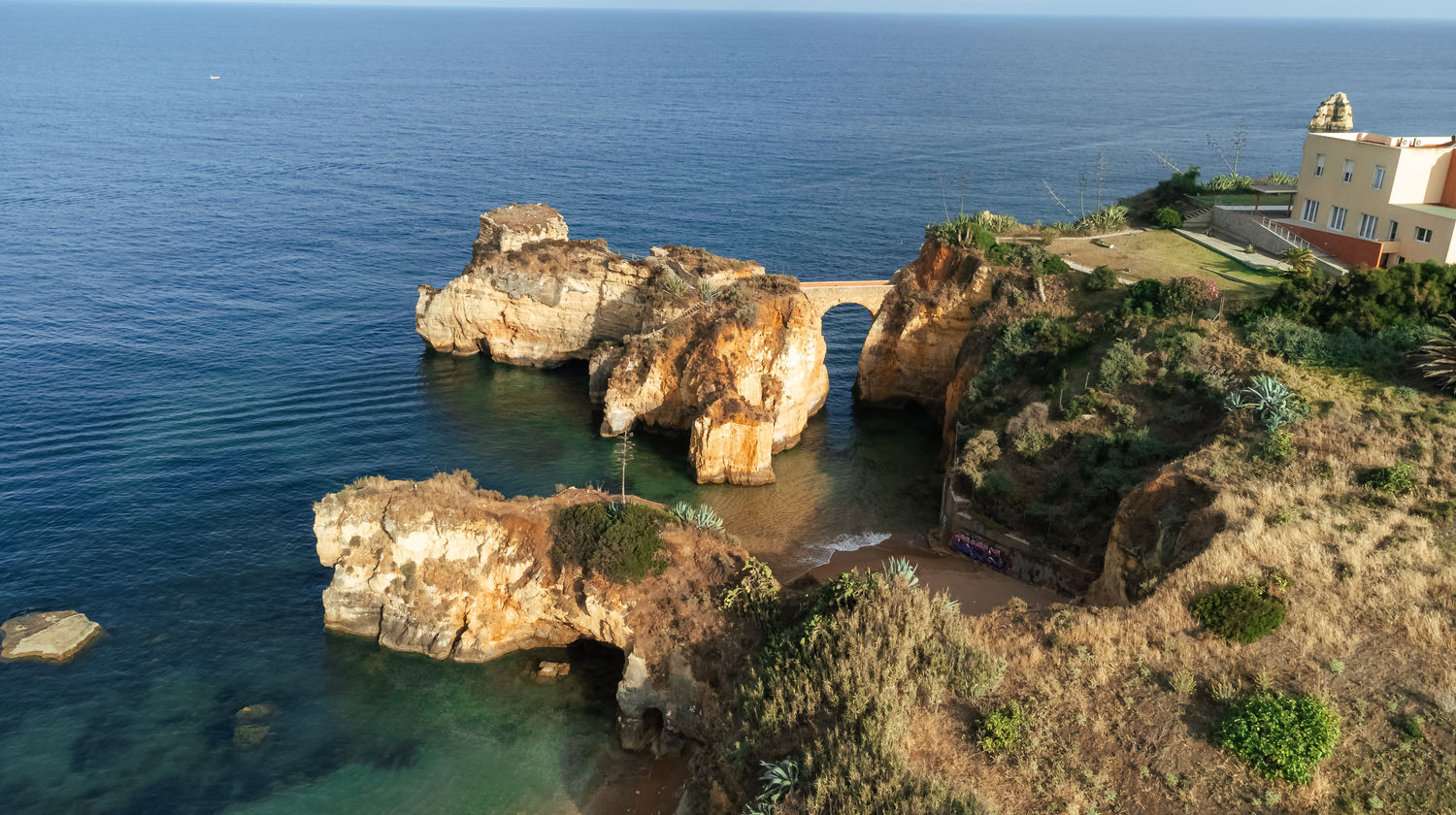 <strong>Drive to Algarve (approx. 2.5 hours)</strong>
