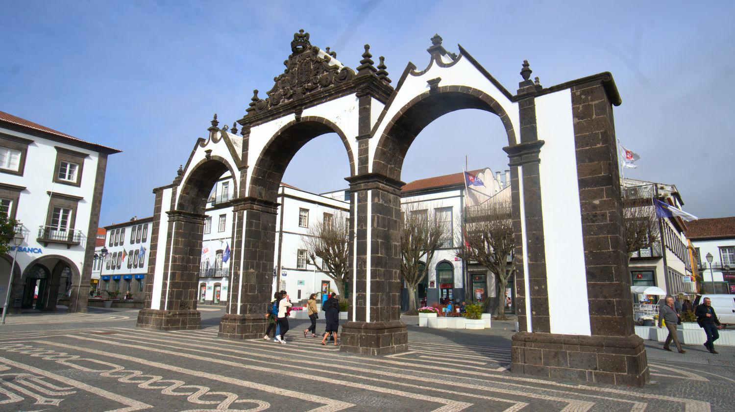 <b>Wednesday: City Food Tour in Ponta Delgada (Included)</b>