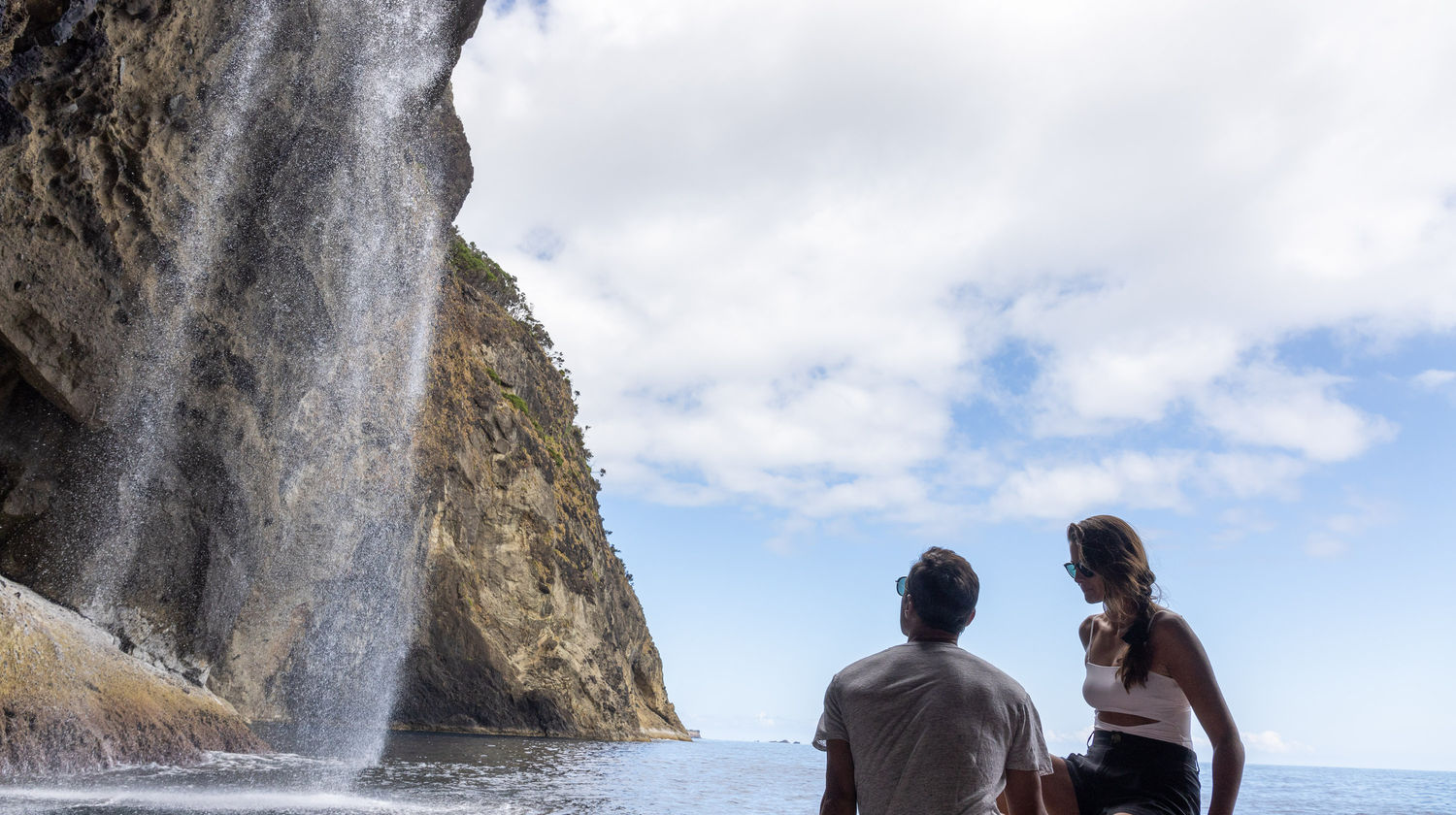 <strong>Viagem de barco e Tansferes para o Caldeirão do Corvo (Incluído)</strong>