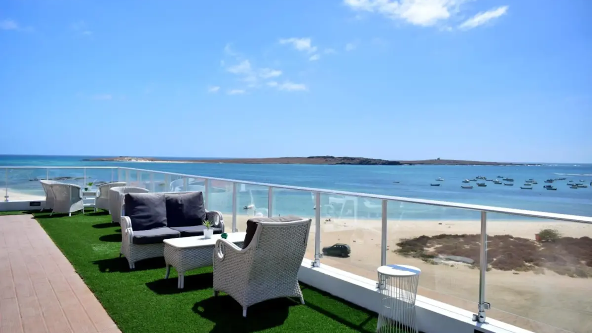 Praia de Estoril ©Ouril Hotel Agueda