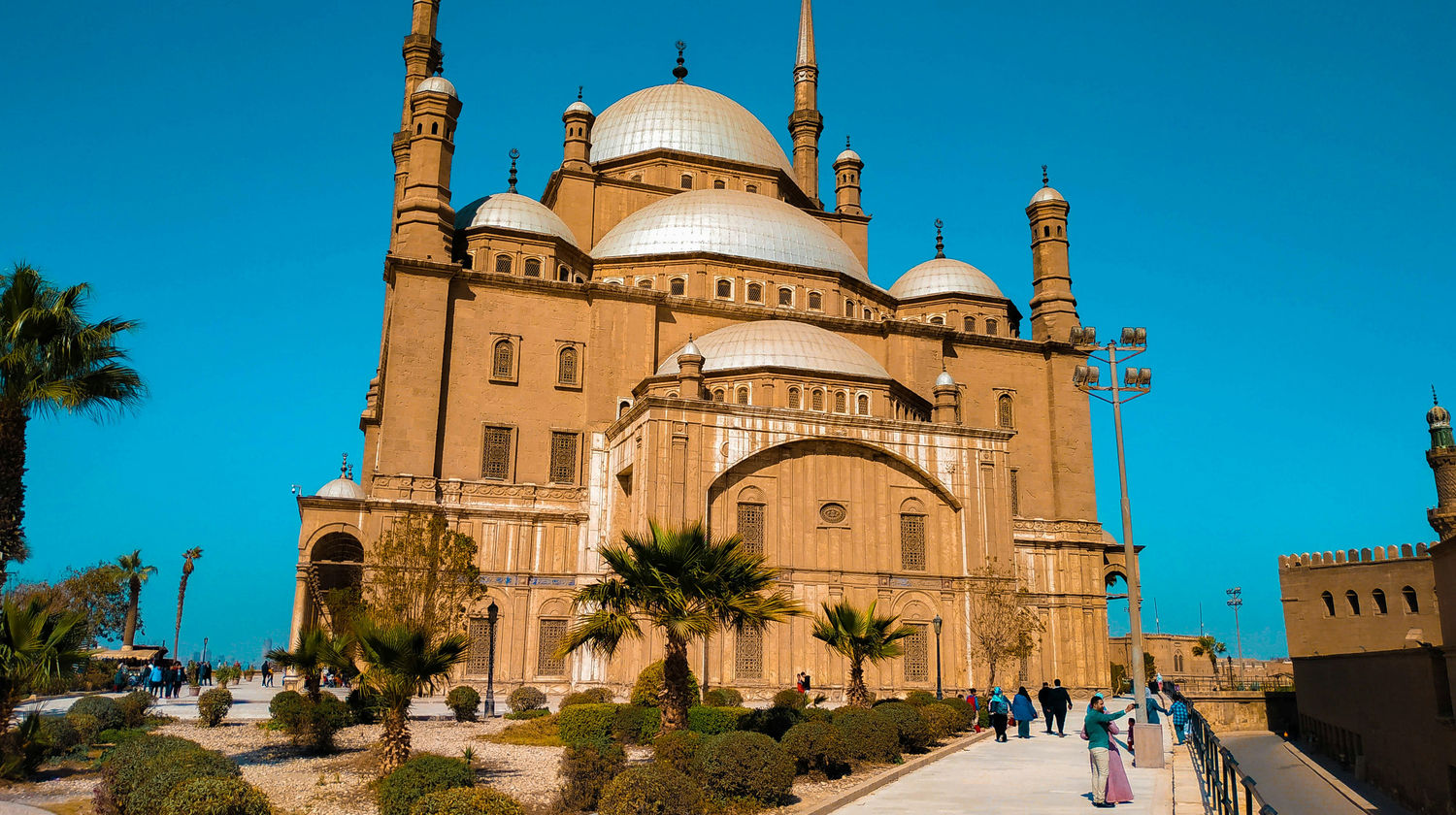 <b>Pirâmides de Gizé, Esfinge e Passeio de Camelo + Almoço (Incluído)</b>