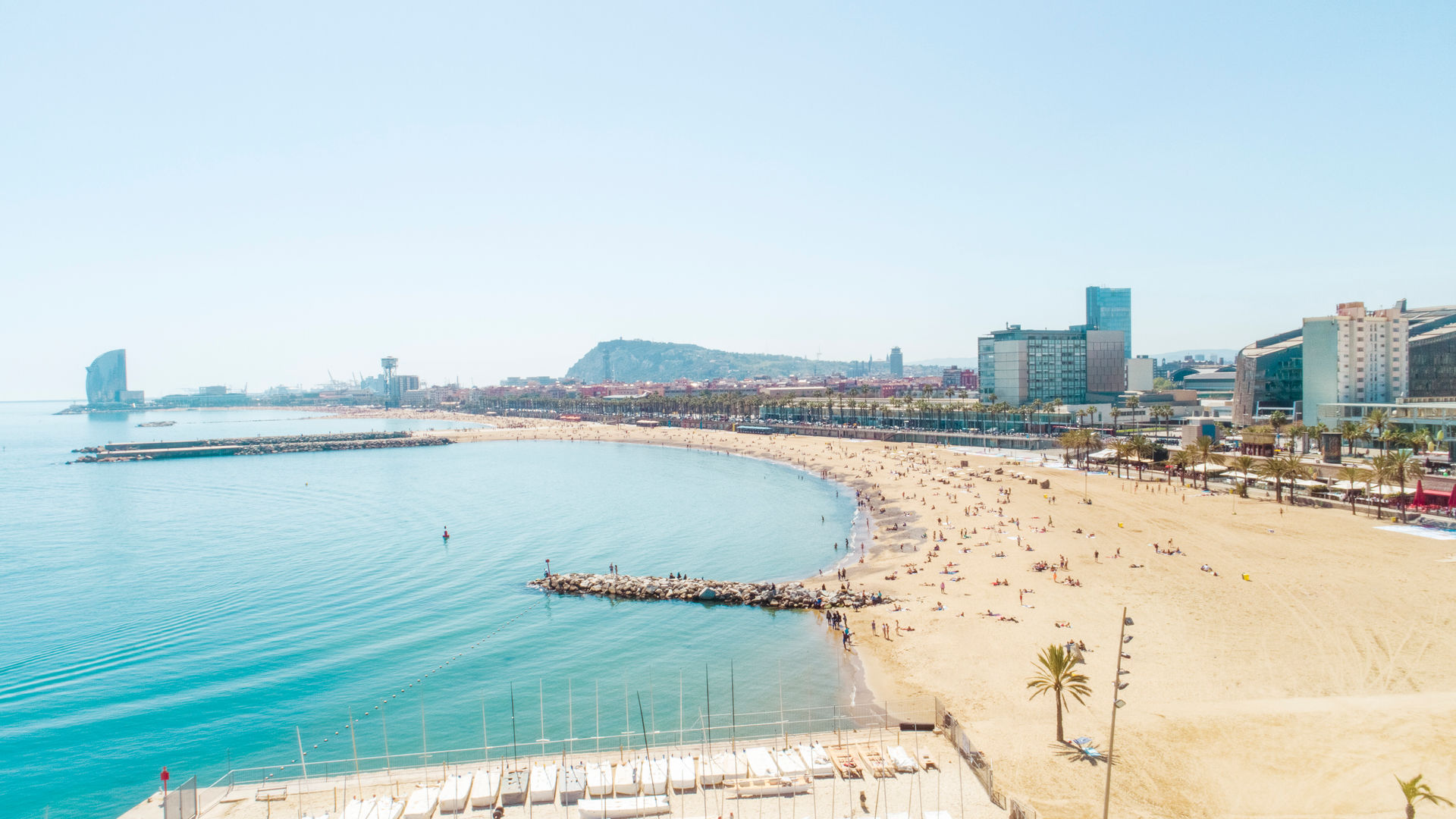 Praia de Barceloneta em Barcelona, Espanha