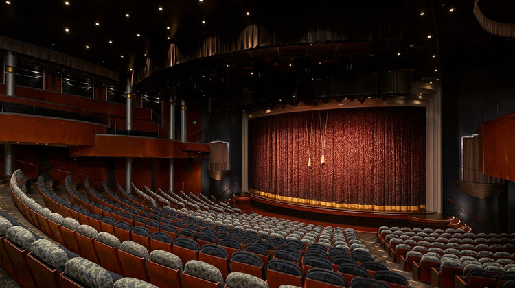 ©Norwegian Dawn - Teatro