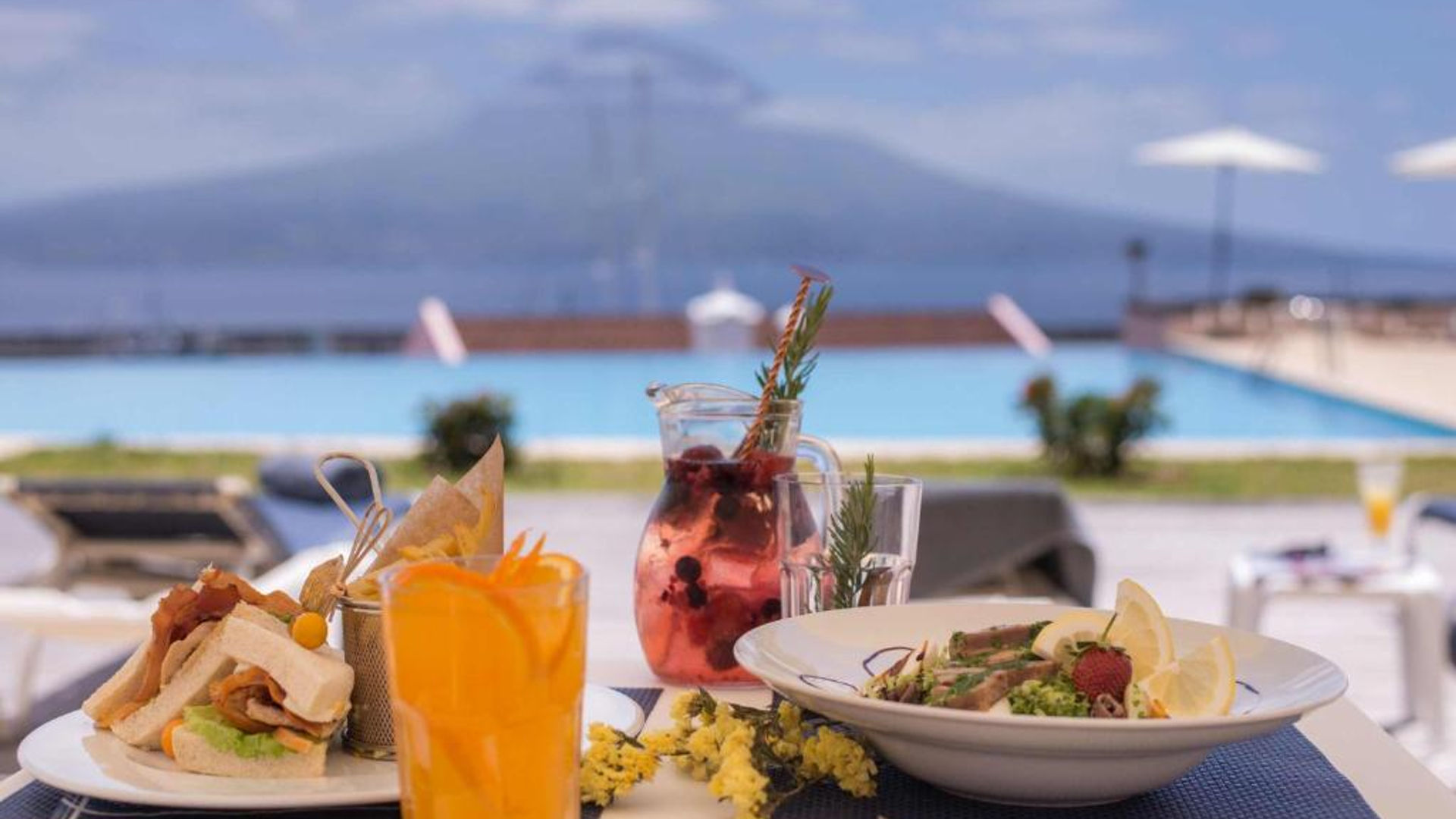 Pisicina Exterior - Azoris Faial Garden