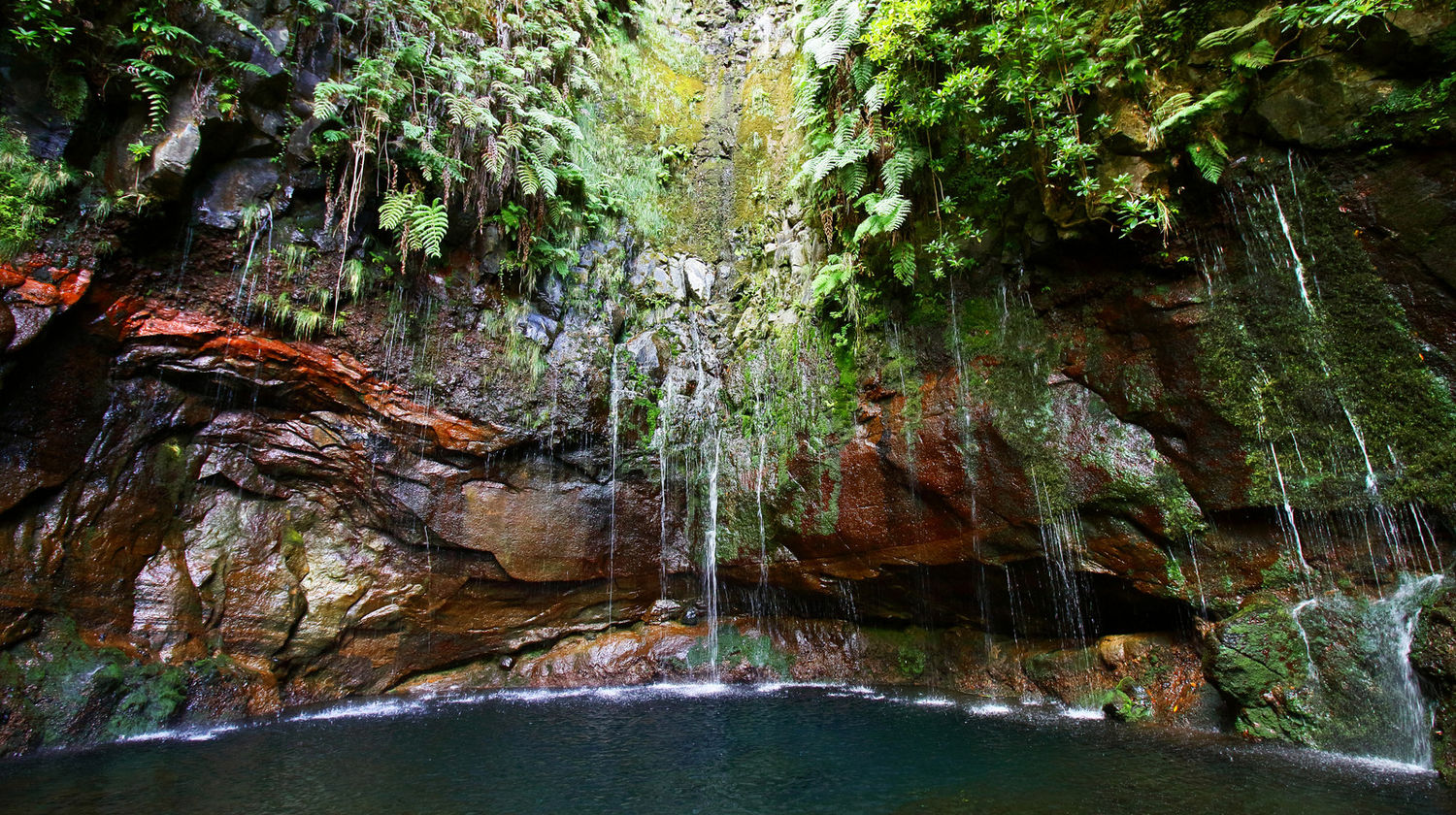  Cascata da Levada das 25 Fontes