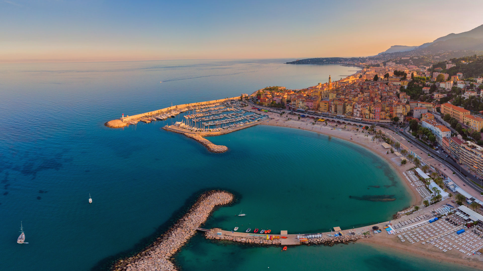 Cidade Costeira de Menton, França