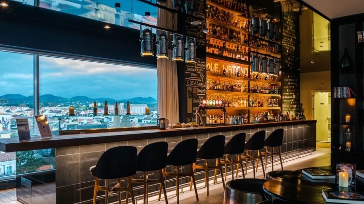 Rooftop Bar 