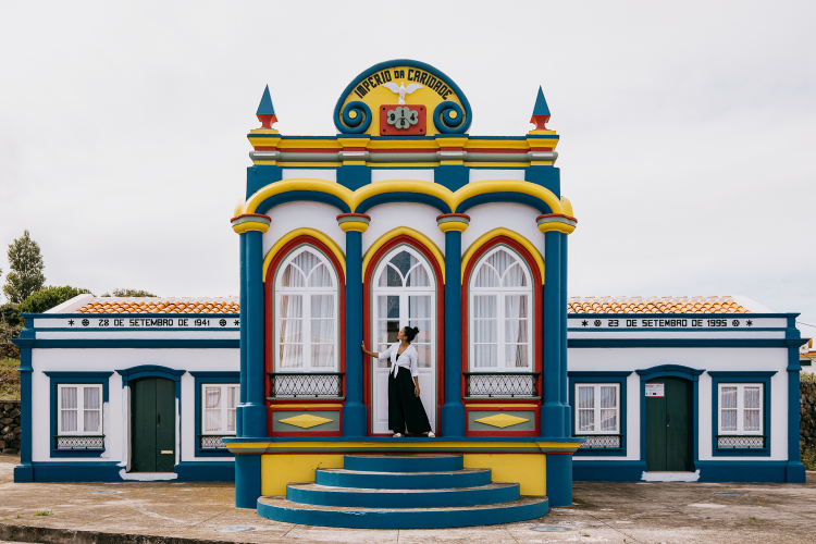 Império da Caridade, Terceira