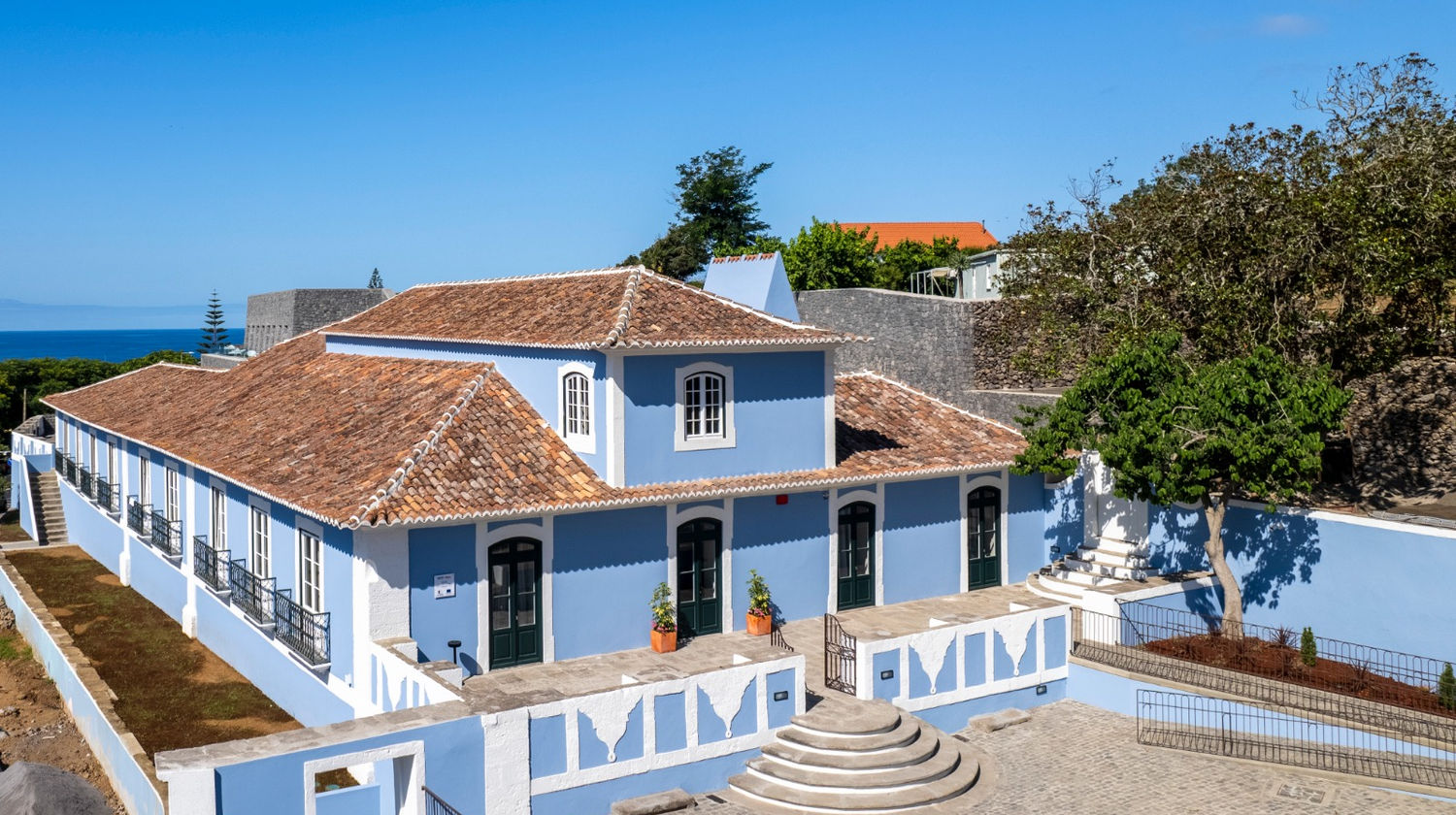 Azores Book Hotel