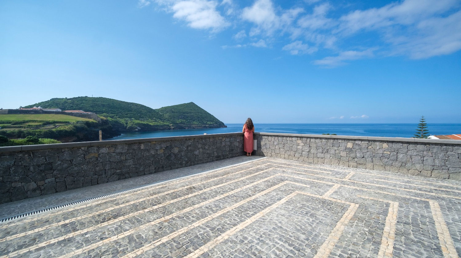 Azores Book Hotel