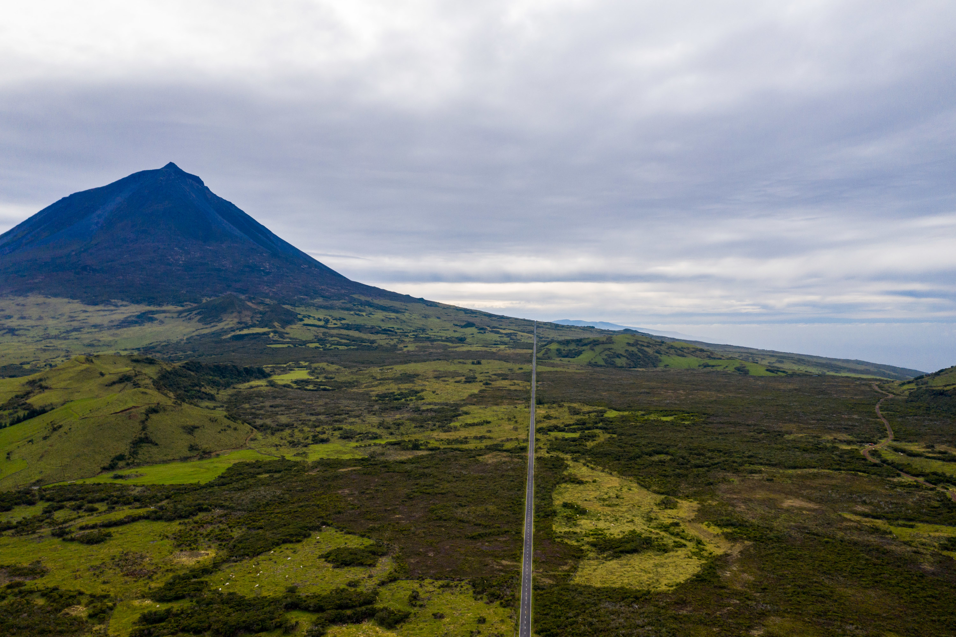 Reta e Montanha do Pico