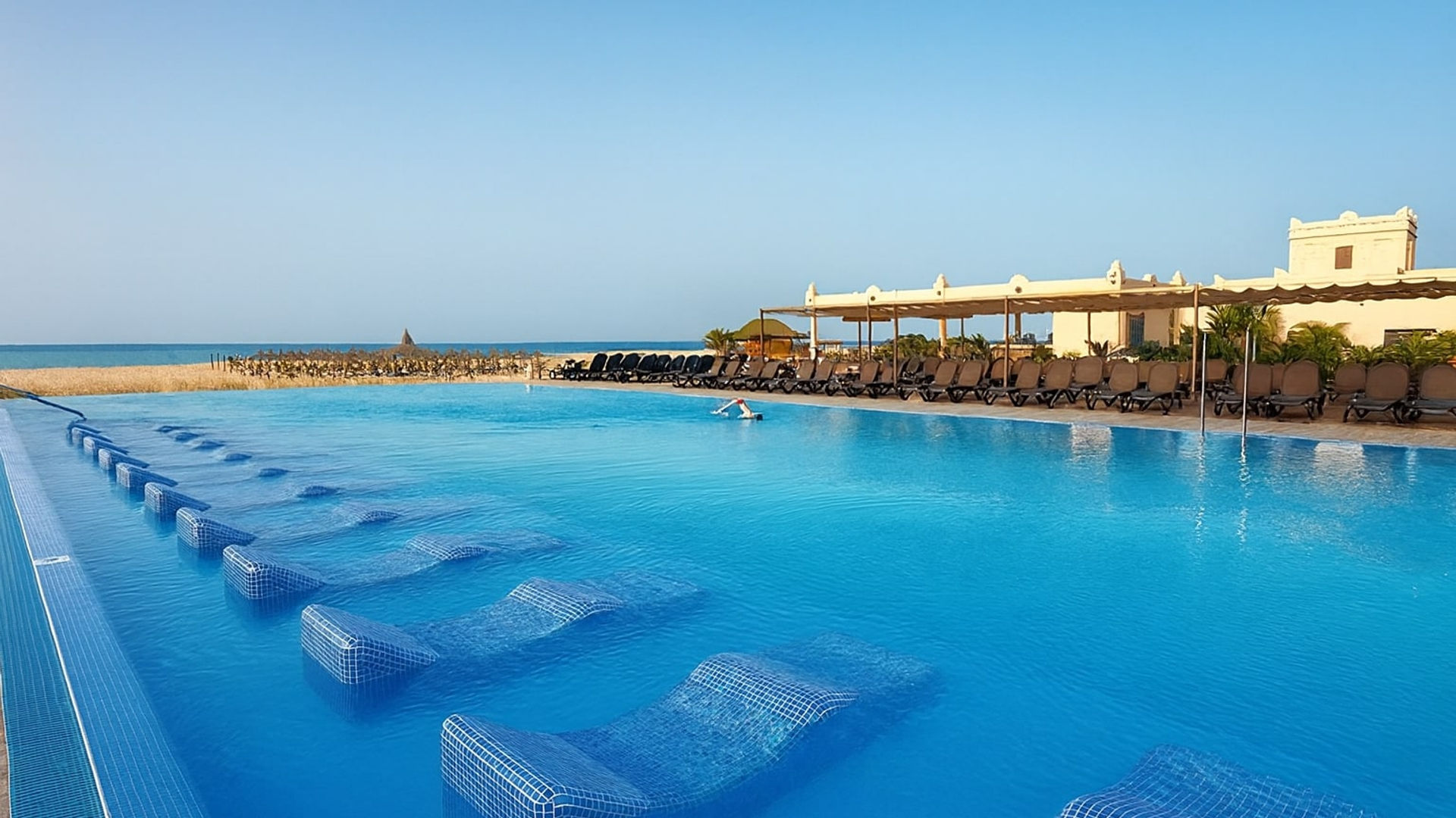 Piscina ©Hotel Riu Touareg