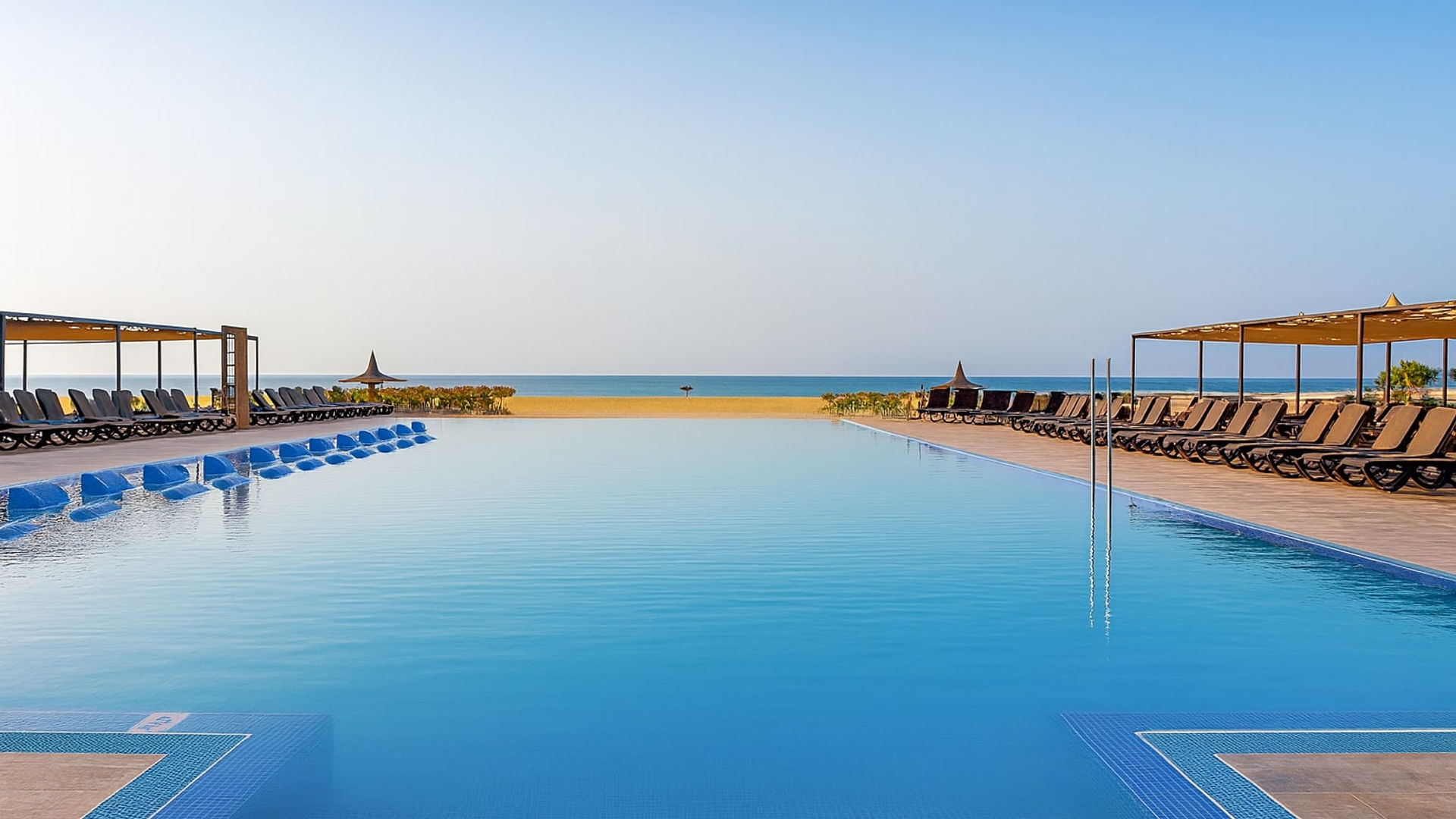 Piscina Infinita ©Hotel Riu Touareg