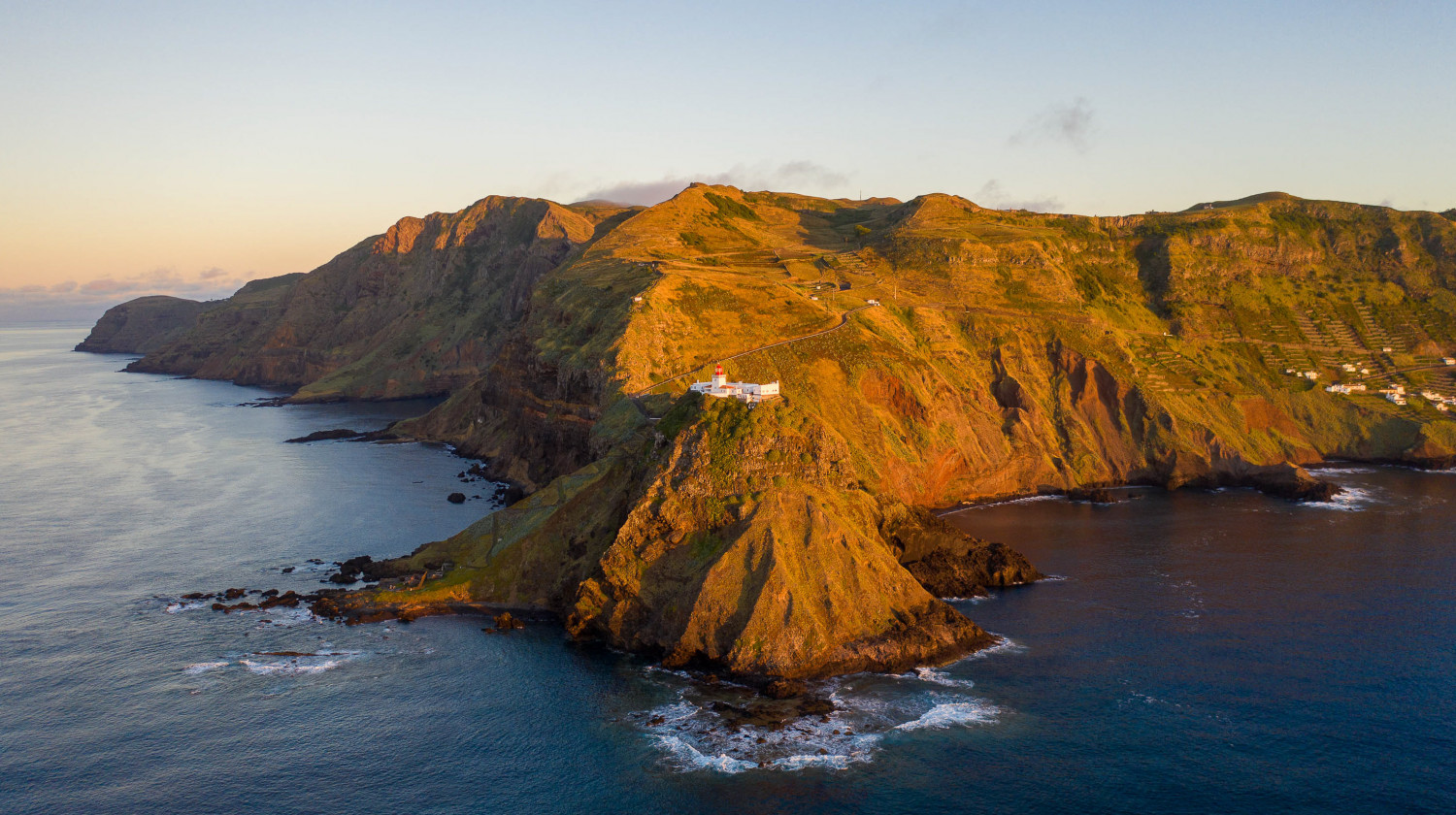 Maia's coastline and Gonçalo Velho lighthouse, Santa Maria