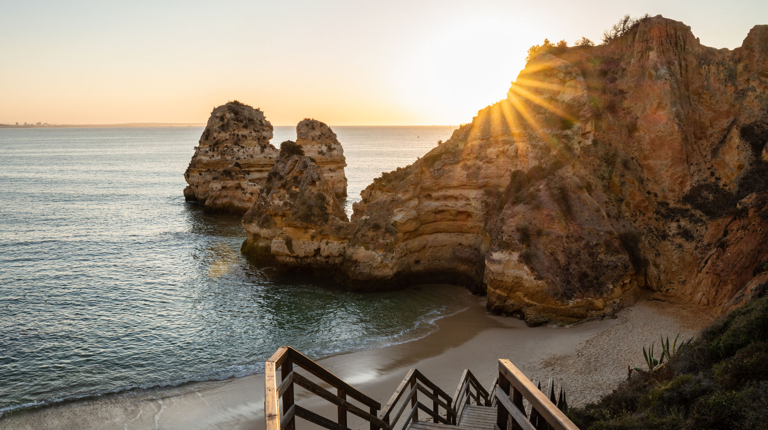 <strong>Drive to the Algarve (approx. 2 hours)</strong>