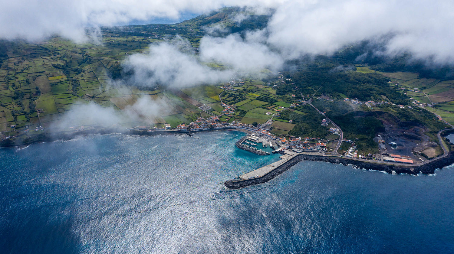 <b>Flight to Graciosa Island</b>