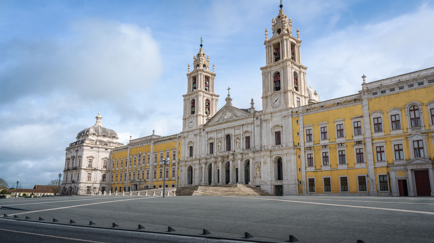 Palaces, Cliffs & Coastal Charms